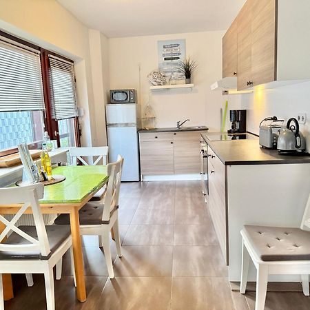 אאוריך Ferienwohnung Im Erdgeschoss Mit Eingezaeunten Garten Und Terrasse מראה חיצוני תמונה