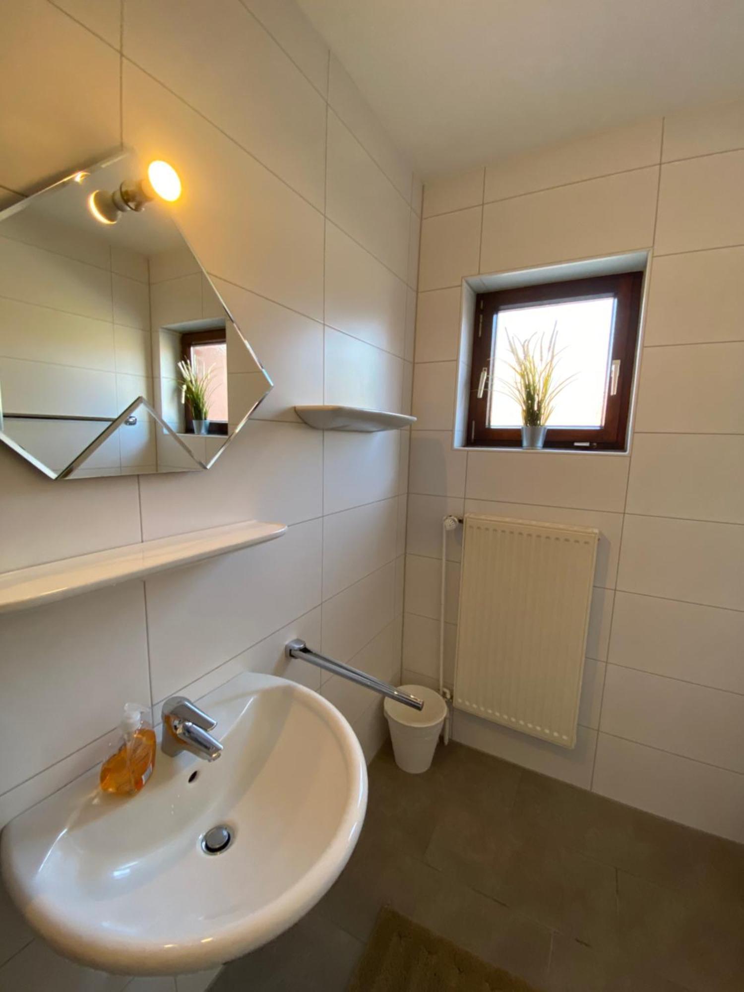 אאוריך Ferienwohnung Im Erdgeschoss Mit Eingezaeunten Garten Und Terrasse מראה חיצוני תמונה