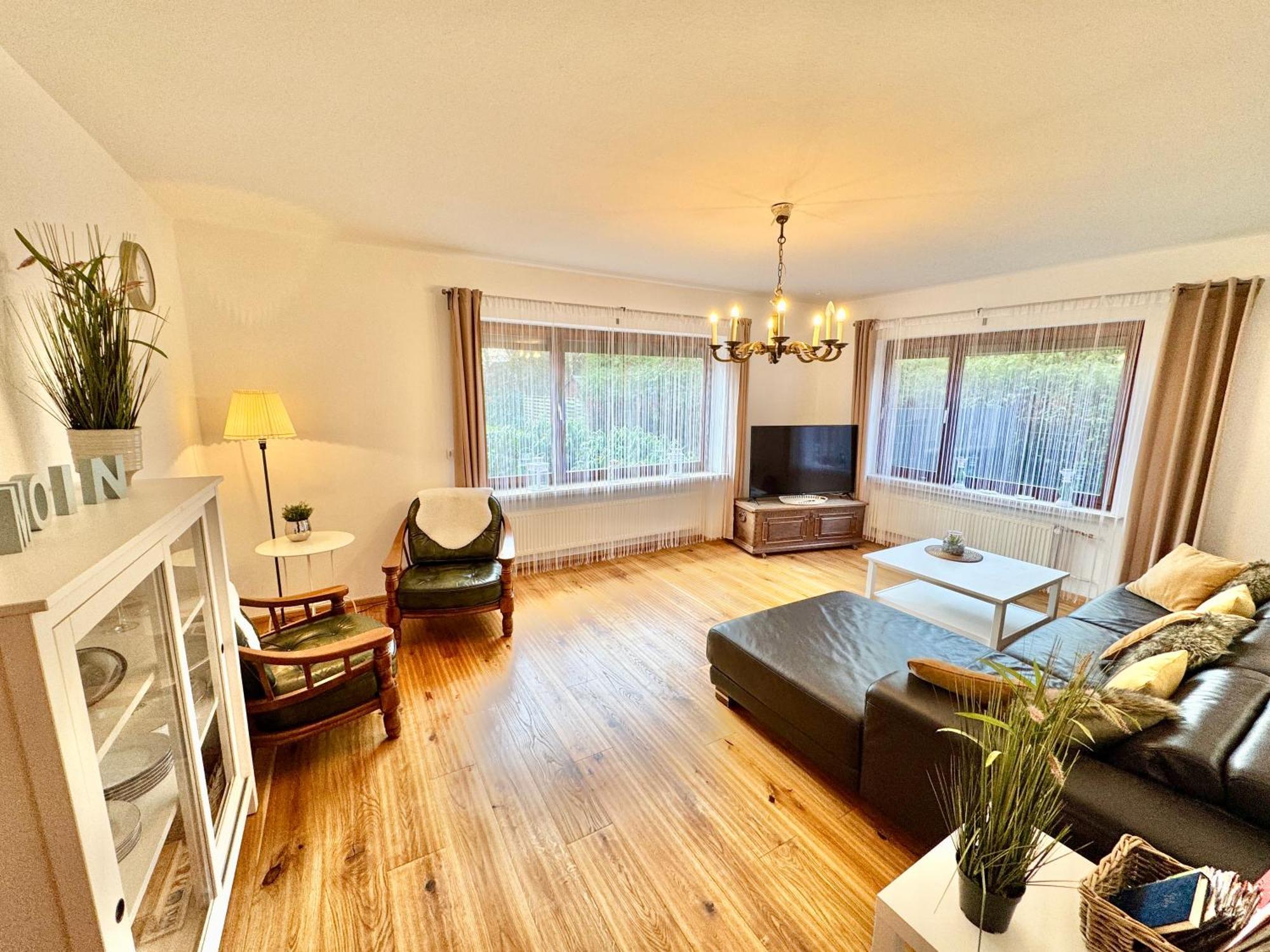 אאוריך Ferienwohnung Im Erdgeschoss Mit Eingezaeunten Garten Und Terrasse מראה חיצוני תמונה