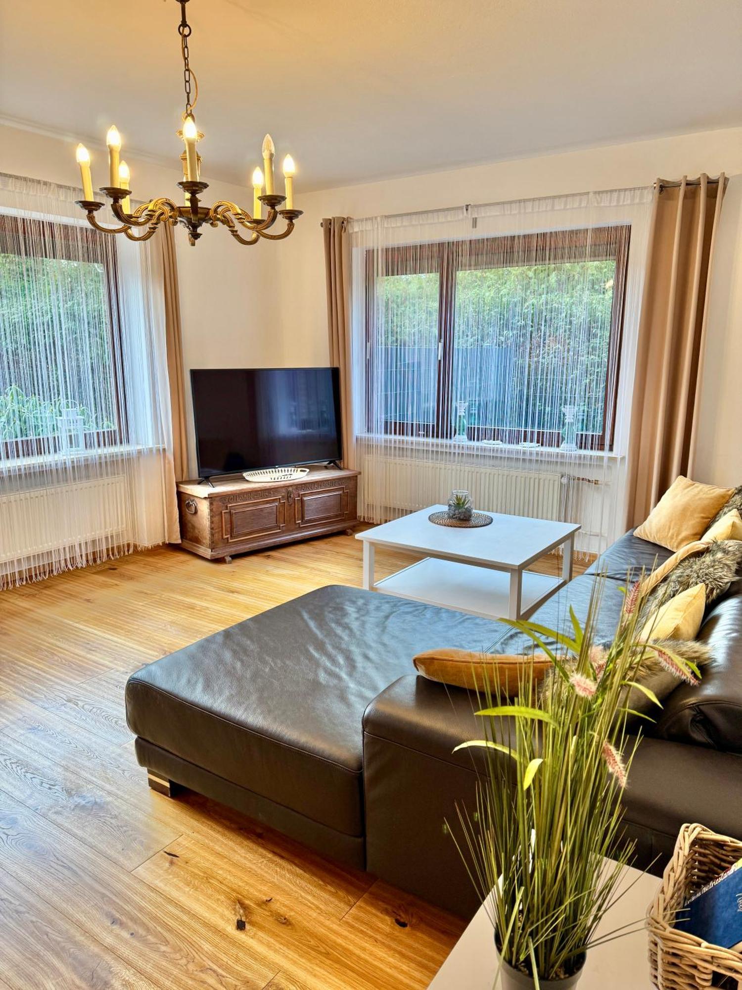 אאוריך Ferienwohnung Im Erdgeschoss Mit Eingezaeunten Garten Und Terrasse מראה חיצוני תמונה