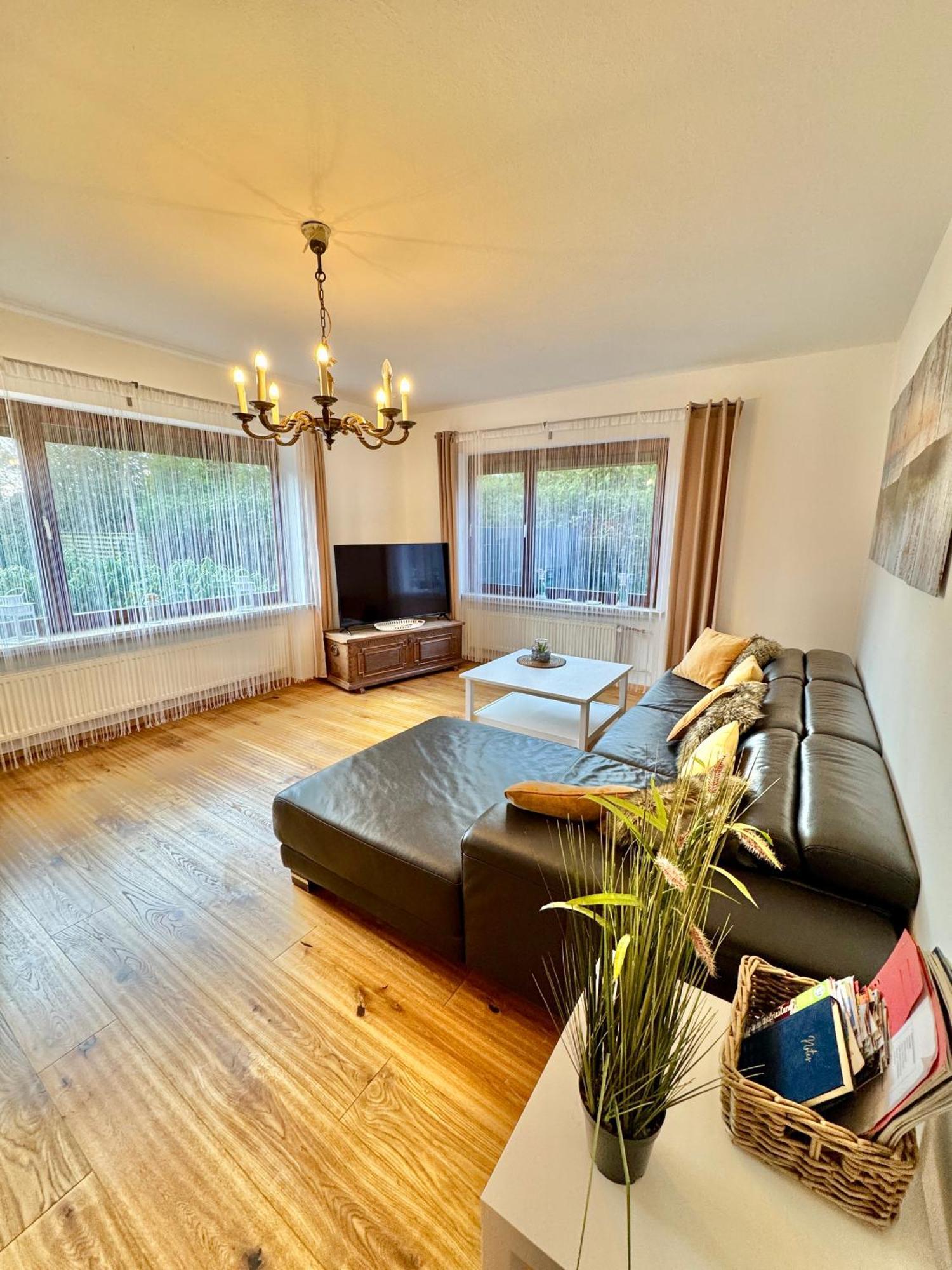 אאוריך Ferienwohnung Im Erdgeschoss Mit Eingezaeunten Garten Und Terrasse מראה חיצוני תמונה